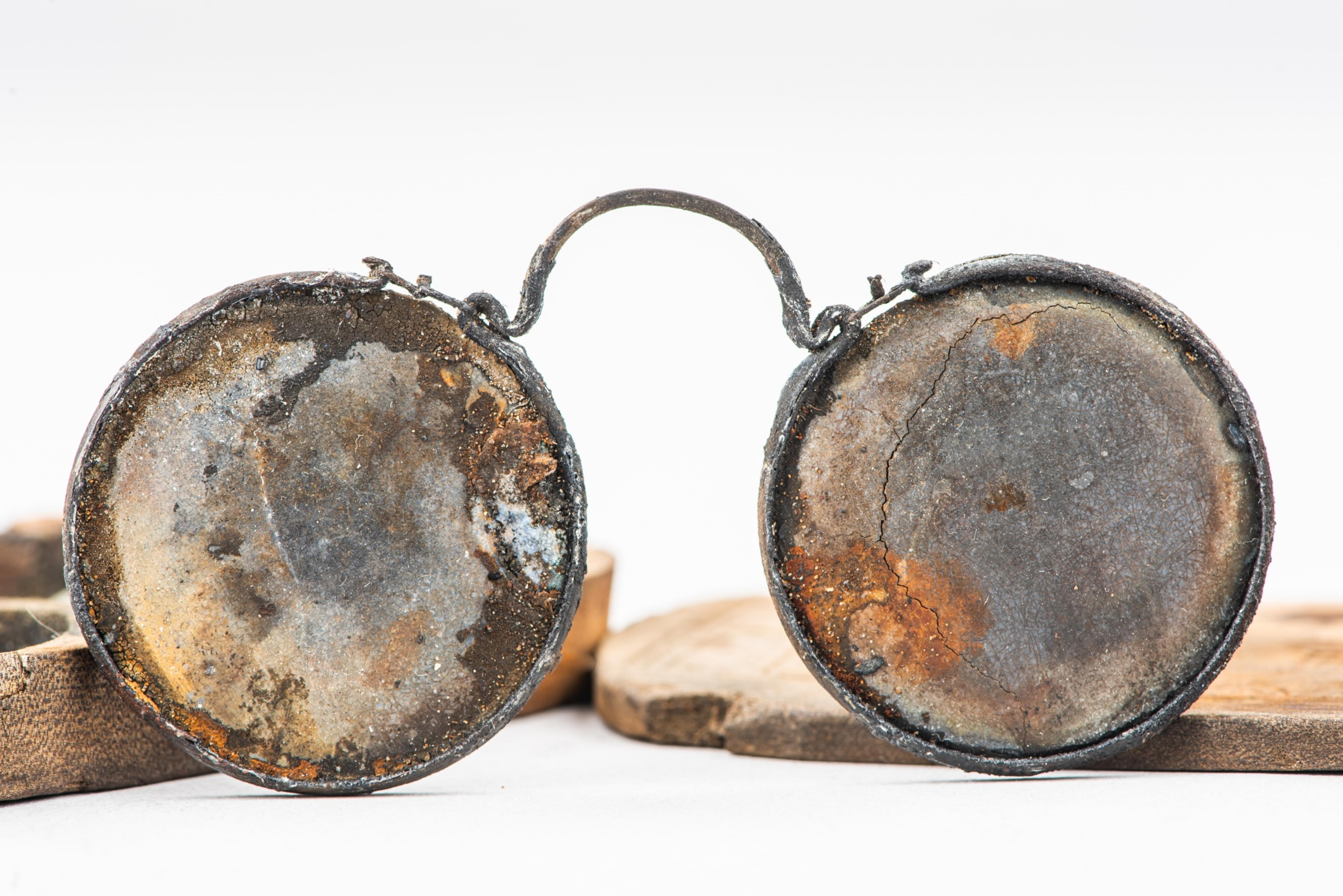 norfolk gloucester exhibition Spectacles - close up © Norfolk Museums Service, Norfolk Historic Shipwrecks Ltd.JPG